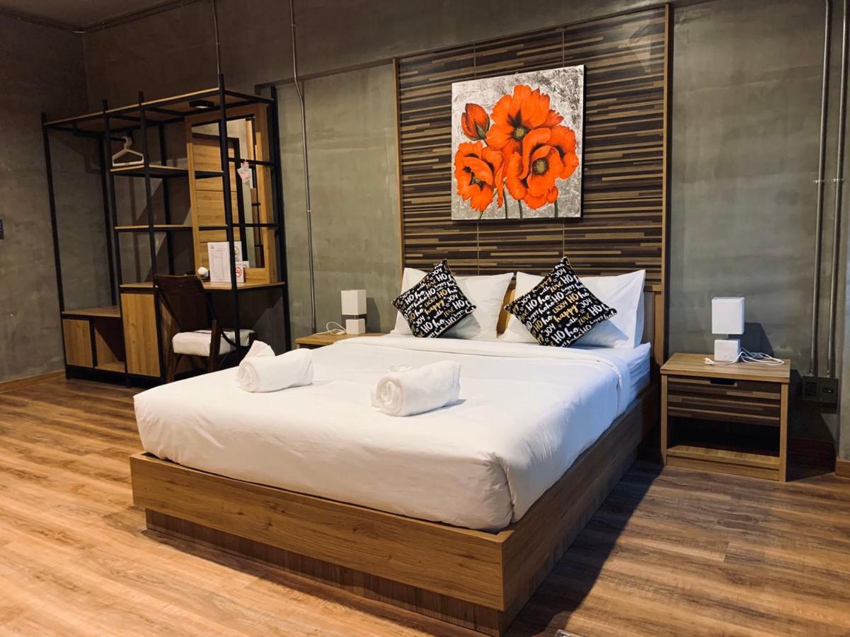 Pinghostel (Adults Only) Chiang Mai Buitenkant foto