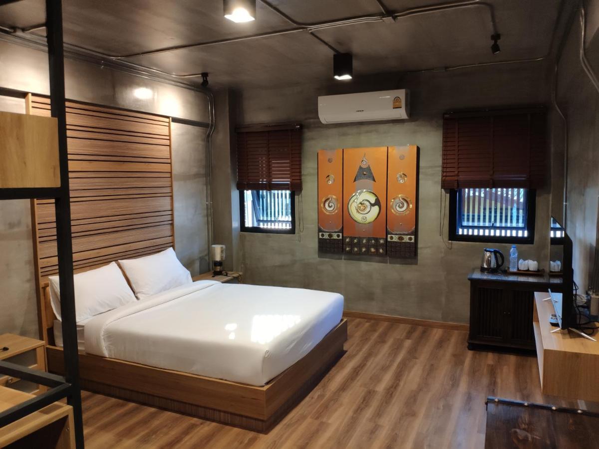Pinghostel (Adults Only) Chiang Mai Buitenkant foto