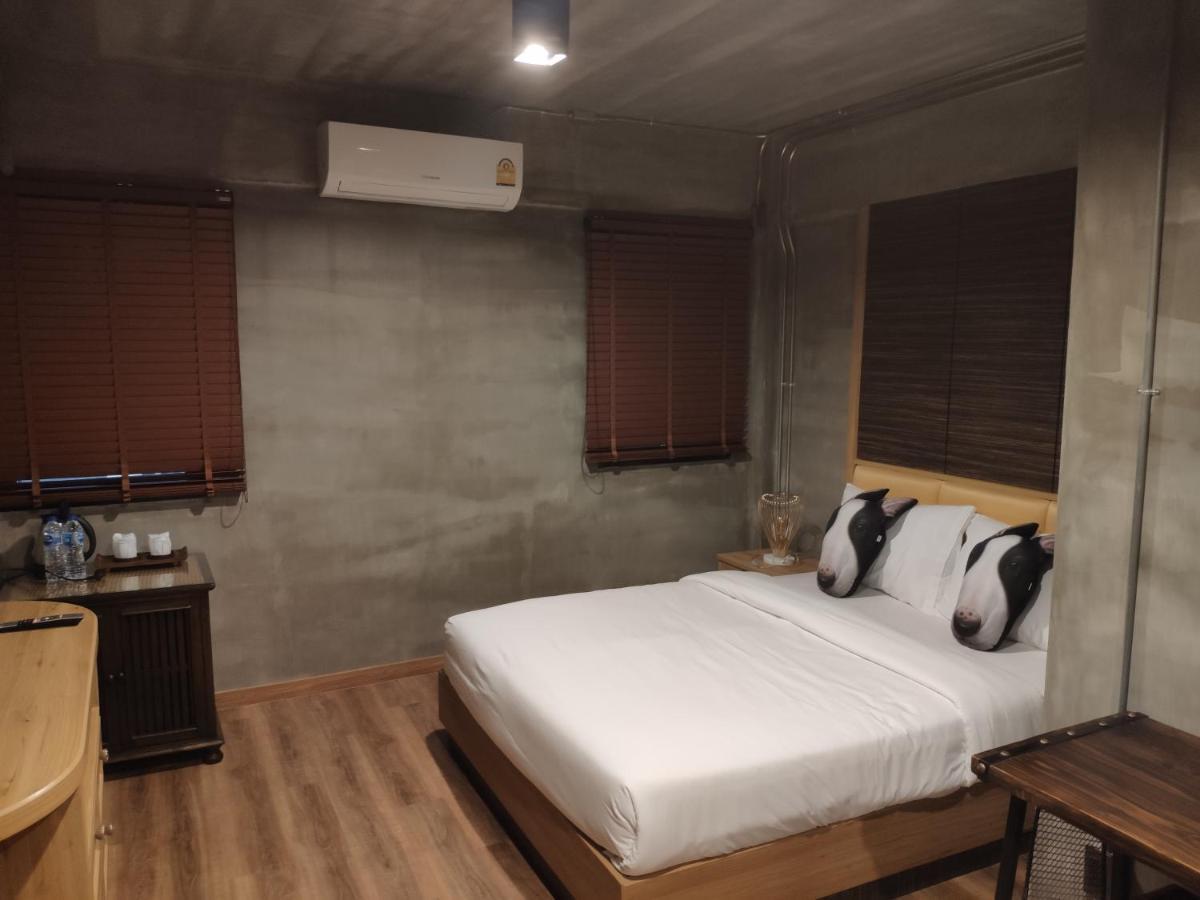 Pinghostel (Adults Only) Chiang Mai Buitenkant foto